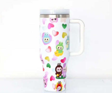 Labubu-stijl glitterbeker – kleurrijke drinkbeker met glitters en schattige Labubu-illustratie, ideaal voor koude dranken en een speelse uitstraling.