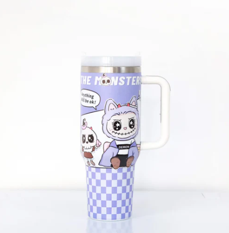 Labubu-stijl glitterbeker – kleurrijke drinkbeker met glitters en schattige Labubu-illustratie, ideaal voor koude dranken en een speelse uitstraling.