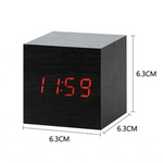 CubeClock vierkante LED wekker – slimme functies, modern design en helder display voor eenvoudig gebruik en tijdbeheer.