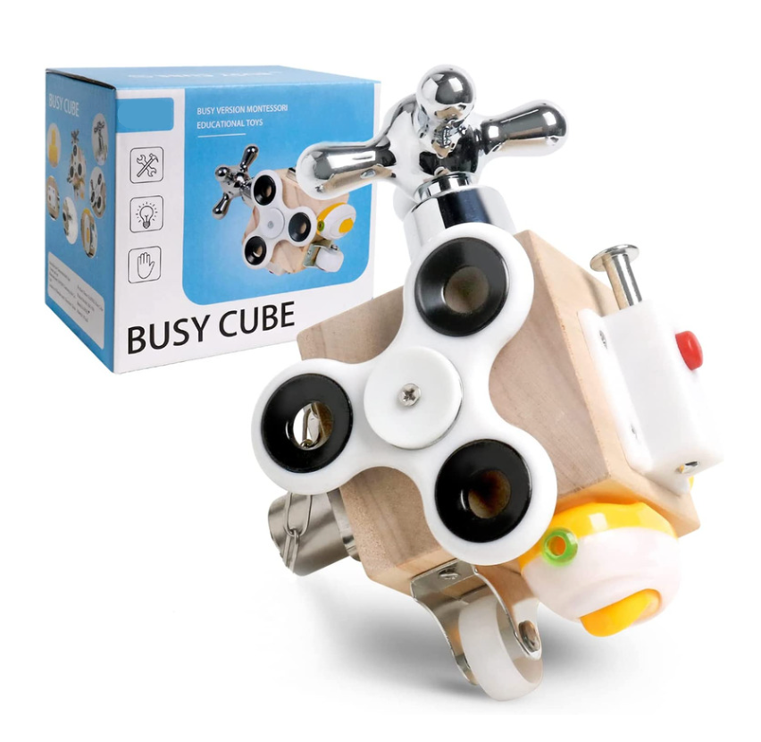 BusyCube educatief speelgoed voor onderweg – compacte en interactieve speelset die motoriek, concentratie en creativiteit van kinderen stimuleert tijdens reizen of onderweg.