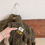 LittleSavannah luipaardprint jas voor kids – stijlvolle en warme kinderjas met trendy dierenprint, perfect voor dagelijks gebruik in herfst en winter.