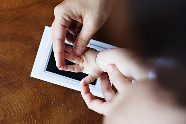 LittlePrints baby hand- & voetafdruk kit – veilige en gebruiksvriendelijke set om blijvende herinneringen vast te leggen met schattige afdrukken van je baby.