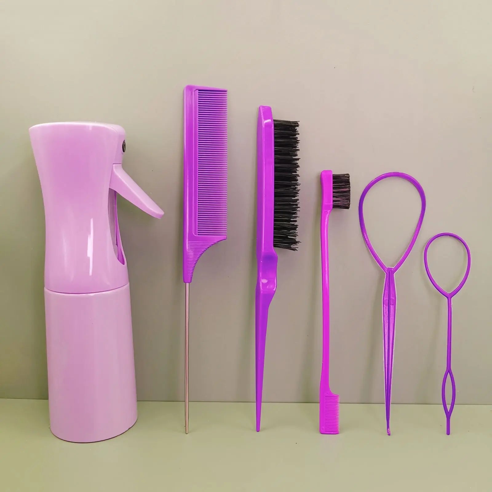 Haarstyling peuter set – kam en spuitfles voor het gemakkelijk stylen van kinderhaartjes. Perfect voor een mooie en verzorgde look voor je kleintje.
