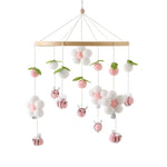 CuddleMobile houten wiegmobiel met vilten beertjes – sfeervol en veilig babyaccessoire dat visuele stimulatie en rustgevende beweging biedt voor de baby.