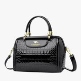 Elara schoudertas – luxe en stijlvolle damestas van hoogwaardig materiaal, elegante afwerking en praktisch formaat voor dagelijks gebruik.
