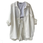 Zomerse dames 2-delige set – lange blouse en hoge taille shorts, een frisse en luchtige outfit voor warmere dagen. Ideaal voor casual zomerlooks of ontspannen buitenactiviteiten.