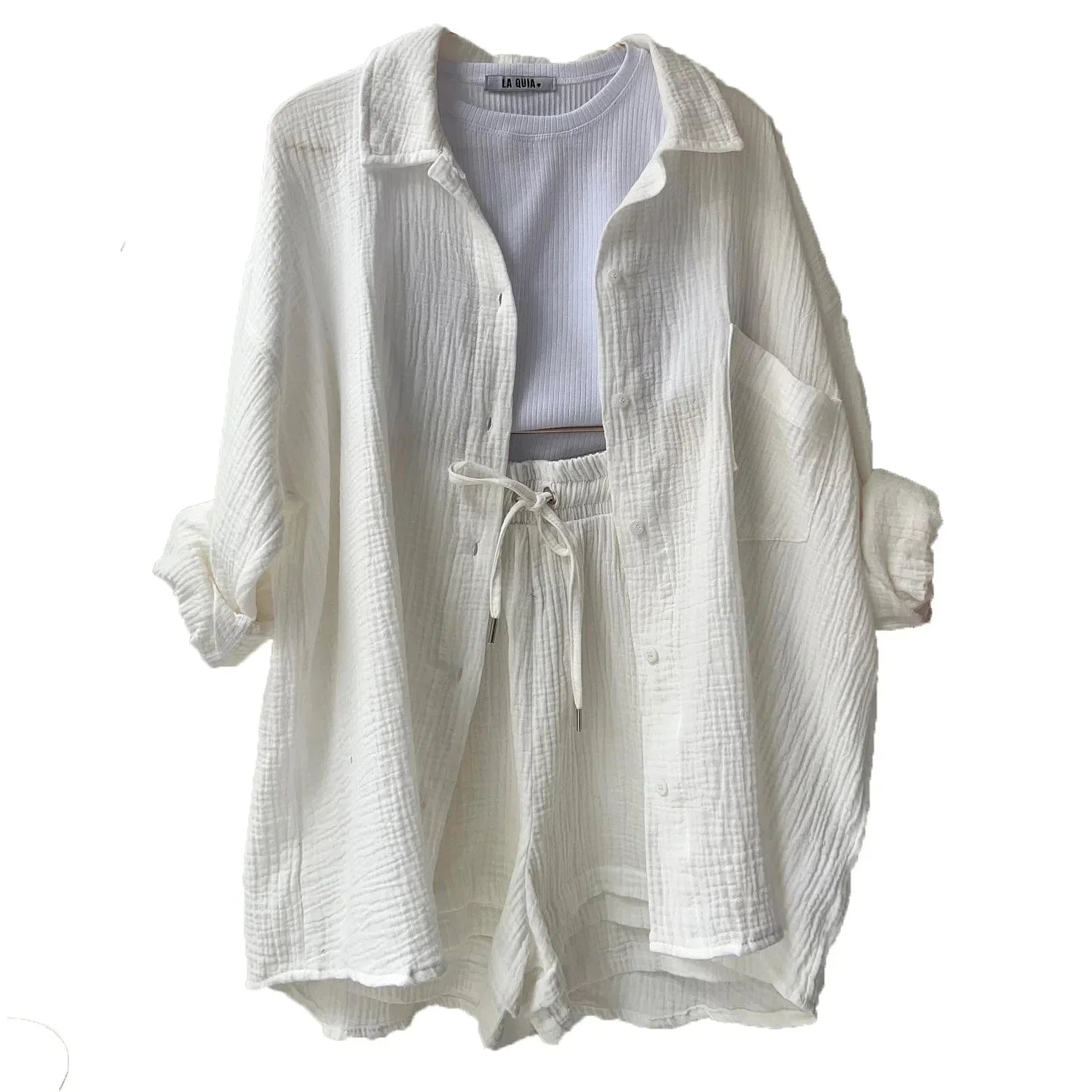 Zomerse dames 2-delige set – lange blouse en hoge taille shorts, een frisse en luchtige outfit voor warmere dagen. Ideaal voor casual zomerlooks of ontspannen buitenactiviteiten.