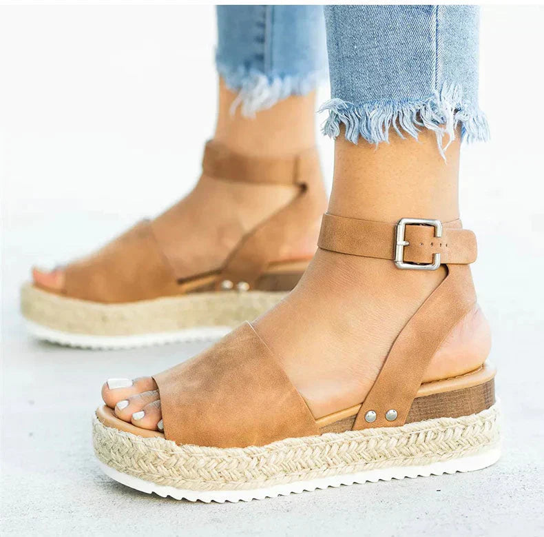 Luna Slip-on Sandalen