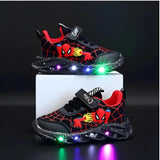 SpiderHero LED sneakers voor kinderen – kleurrijk design, lichtgevende zolen en comfortabele pasvorm voor speels en veilig dagelijks gebruik.