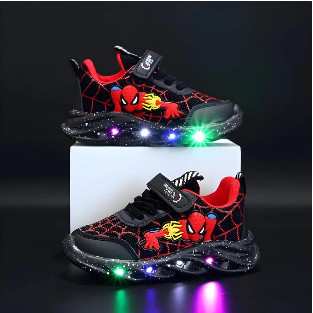 SpiderHero LED sneakers voor kinderen – kleurrijk design, lichtgevende zolen en comfortabele pasvorm voor speels en veilig dagelijks gebruik.