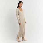 ABIGAIL luchtige gebreide maxi zomerjurk van ademend, zacht materiaal met comfortabele pasvorm en elegant design.