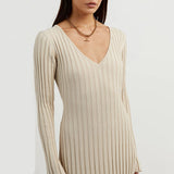 ABIGAIL luchtige gebreide maxi zomerjurk van ademend, zacht materiaal met comfortabele pasvorm en elegant design.