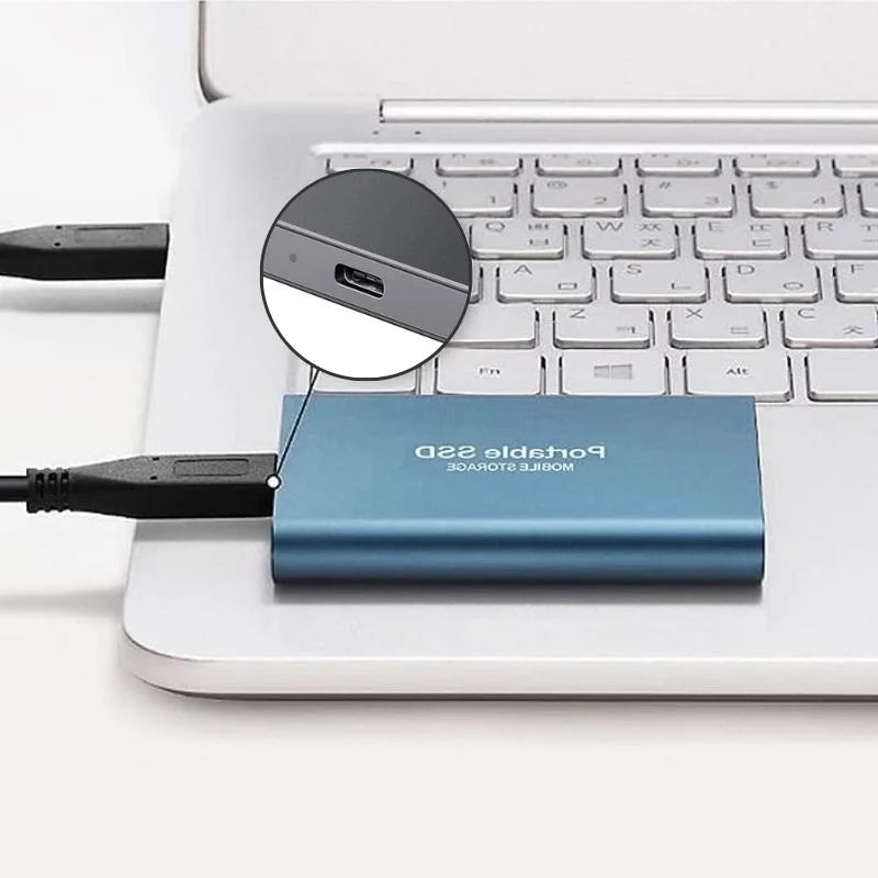 UltraDrive Externe SSD – Supersnelle en betrouwbare opslagoplossing in capaciteiten van 16TB, 8TB, 4TB, 2TB en 1TB, ideaal voor grote bestanden en snelle gegevensoverdracht.