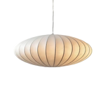 Solenne lamp – elegante verlichting met warme lichtval en chique ontwerp, creëert een sfeervolle ambiance voor woon- en slaapkamer.
