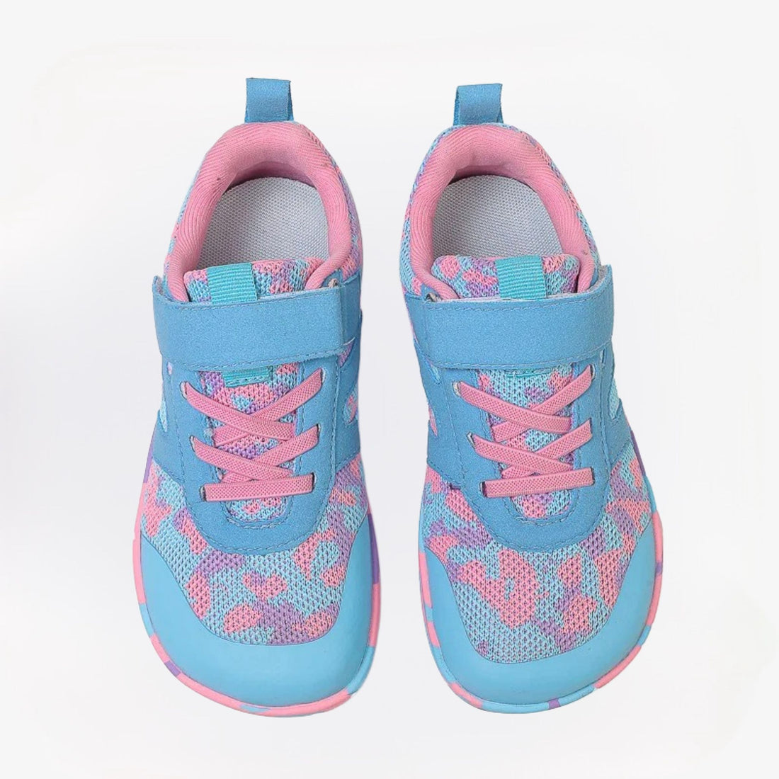 FlexiFeet antislip barefoot kinderschoenen – flexibele, ademende materialen met veilige gripzool voor natuurlijke voetbeweging en comfortabel speelplezier.