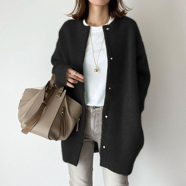 Esmee trendy damesvest – zachte en comfortabele cardigan met modern design, perfect voor casual outfits en stijlvolle laagjes.