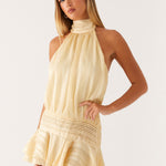 Noor chiffon jurk voor dames – luchtige, transparante stof met vloeiende pasvorm en elegante uitstraling, ideaal voor feestelijke en zomerse gelegenheden.