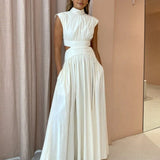 Elegante Maxi Jurk met Hoge Hals en Taille Detail