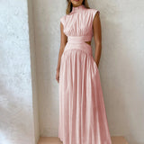 Elegante Maxi Jurk met Hoge Hals en Taille Detail