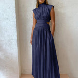 Elegante Maxi Jurk met Hoge Hals en Taille Detail