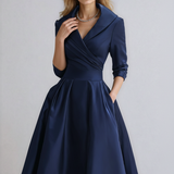 Elegante A-Lijn Midi Jurk met V-Hals en Lange Mouwen