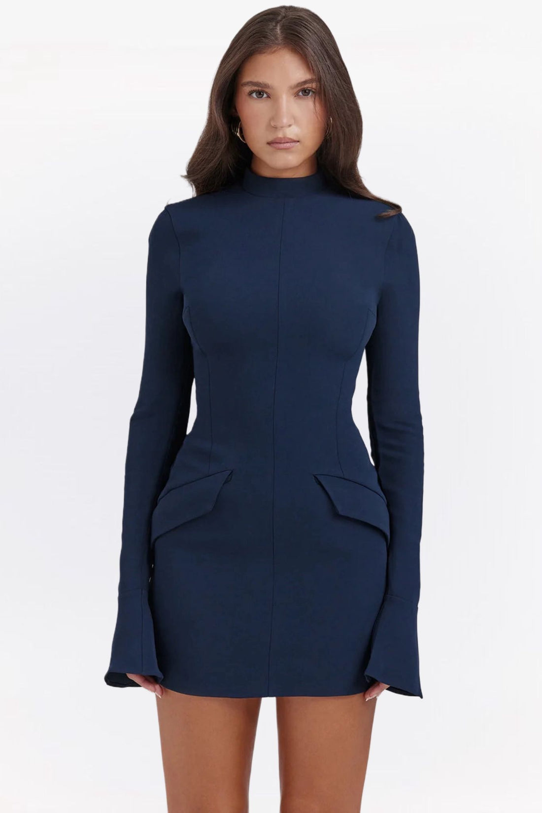 Amara elegante avondjurk voor dames – vloeiende, luxe stof met flatterend silhouet, perfect voor feesten, bruiloften en speciale gelegenheden.