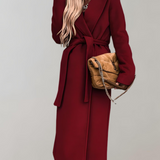 Elegante dames manteljas in diverse kleuren – hoogwaardige stof, getailleerde pasvorm en tijdloze stijlvolle uitstraling.