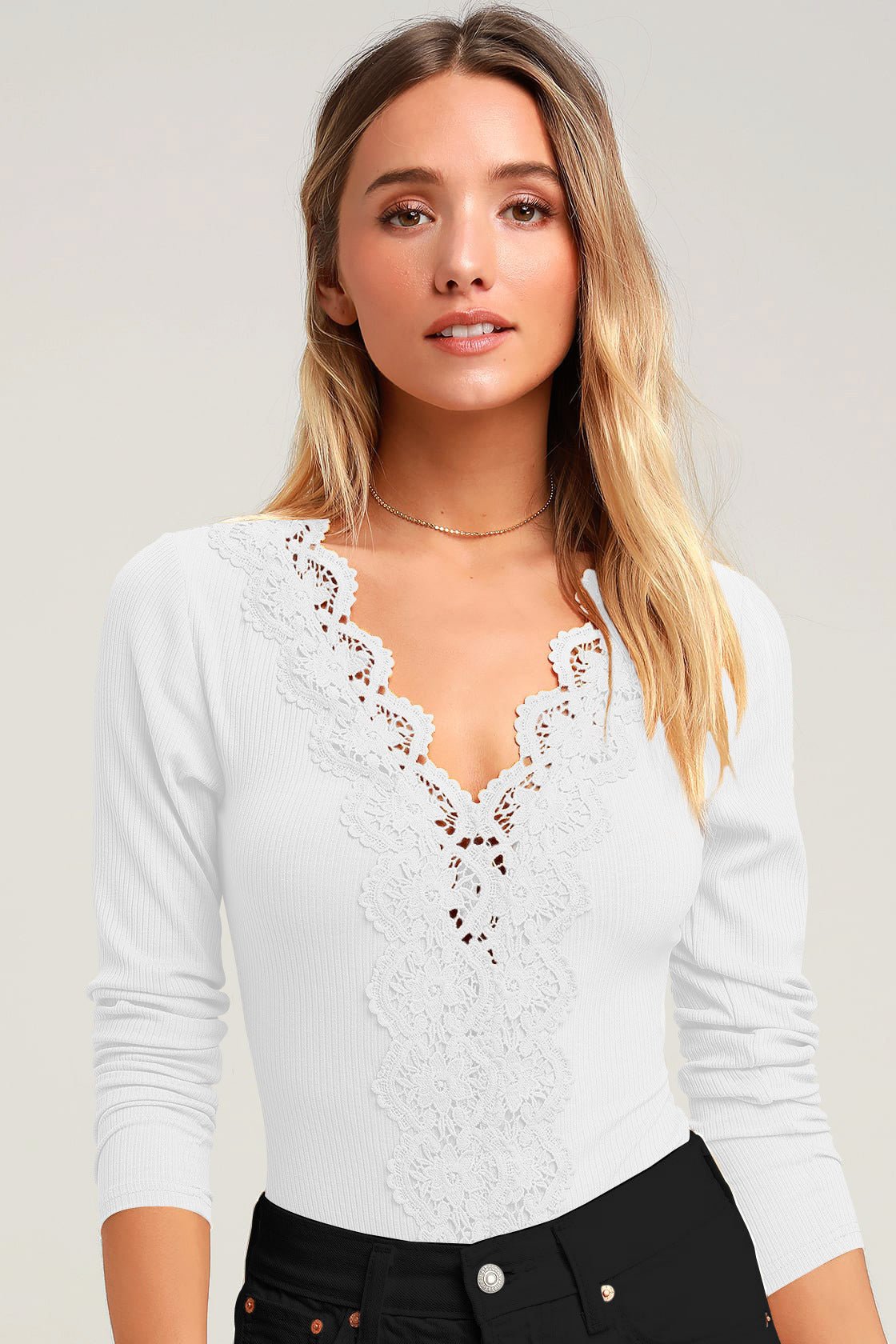 Aoife bodysuit met lange mouwen en V-hals – Stijlvol en veelzijdig damesondergoed met een flatterende pasvorm, perfect voor casual en formele looks, met zachte en ademende stof voor ultiem comfort.