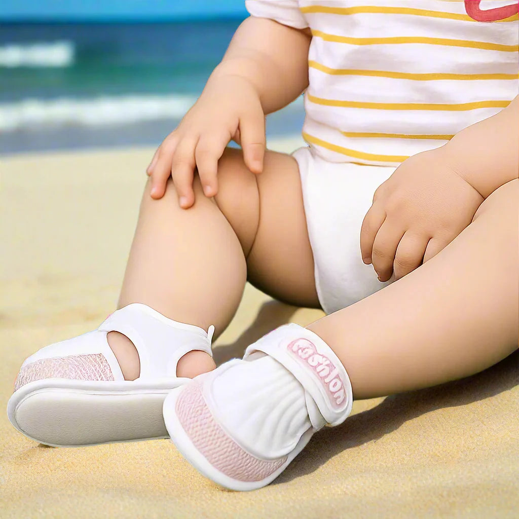 HappyFeet baby zomersandalen – lichtgewicht, ademend materiaal met antislipzool voor veilige en comfortabele eerste stapjes.