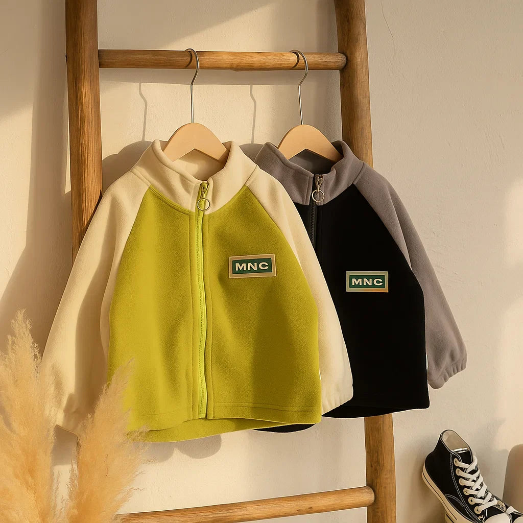 CozyWool kids lamswollen vest – zachte, warme stof, comfortabele pasvorm en ideaal voor isolatie tijdens koude dagen.