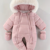 CozyBaby luxe winterjas jumpsuit met capuchon, gemaakt van zachte en warme stof – ideale comfortabele en beschermende outfit voor koude winterdagen.