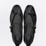 Zwarte Stijlvolle ballerina’s voor dames met een bandje over de voet en een trendy vierkante neus, perfect voor zowel casual als chique looks.