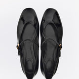 Zwarte Stijlvolle ballerina’s voor dames met een bandje over de voet en een trendy vierkante neus, perfect voor zowel casual als chique looks.