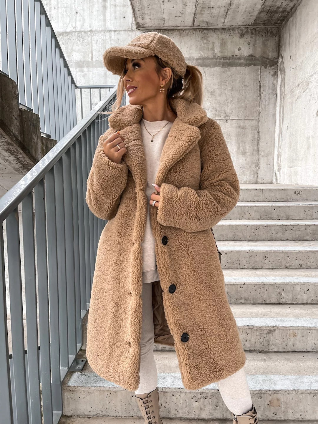 Luvana dames elegante teddy jas in diverse kleuren – zachte, warme teddy stof, comfortabele pasvorm en chique, tijdloze uitstraling.