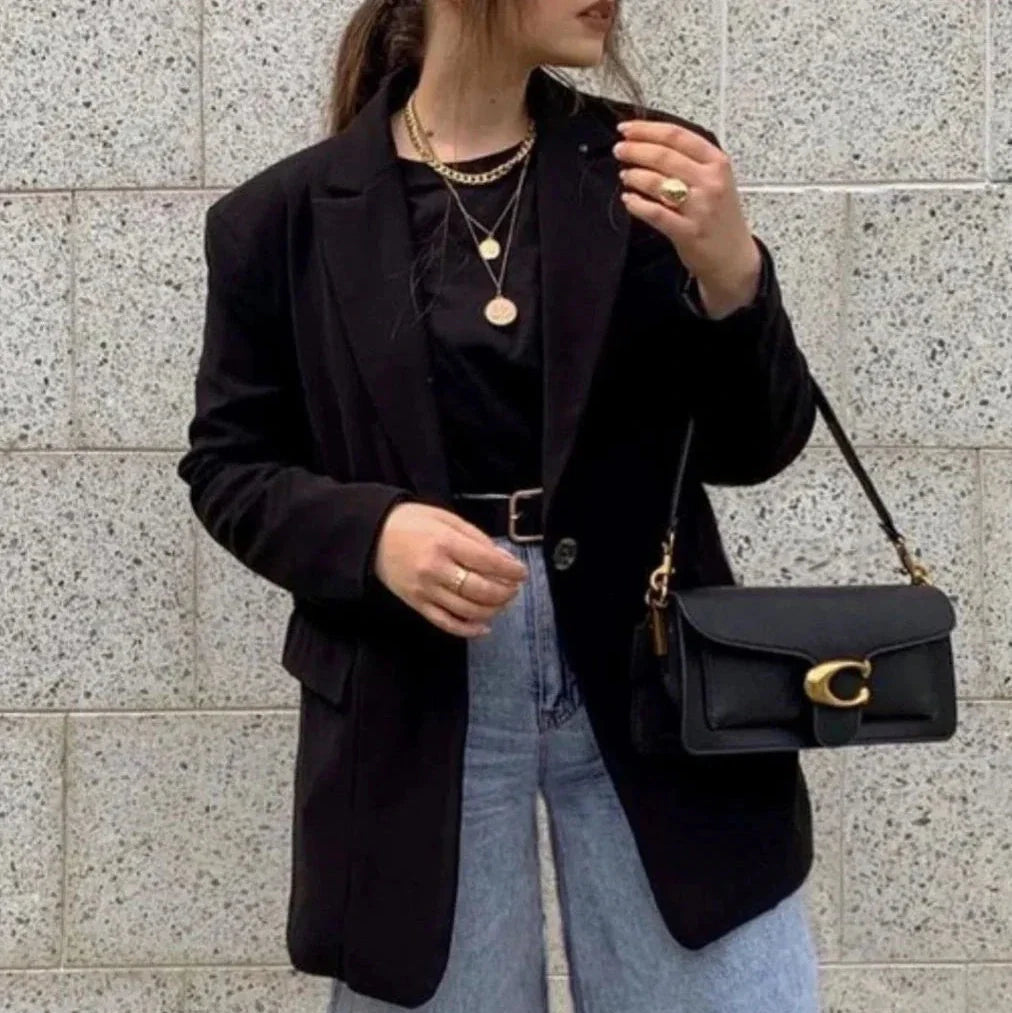 Camilla schoudertas – elegante tas met een tijdloos ontwerp, ideaal voor dagelijks gebruik. Gemaakt van hoogwaardige materialen met voldoende opbergruimte voor je essentials.