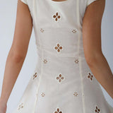 Witte Midi Jurk met Broderie Details