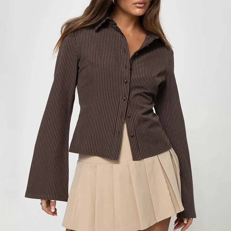 Livia elegante retro blouse voor dames – slim-fit blouse met flared mouwen, zachte stof en tijdloos ontwerp, perfect voor casual en chique gelegenheden.