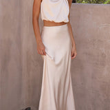 Elegante Satijnen Maxi Jurk met Hoge Hals en Mouwloos Design