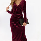 Chaveli - Fluwelen bodycon wikkeljurk met lange mouwen en V-hals, voor een elegante en vrouwelijke uitstraling.