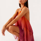 Halter Mini Jurk met Gelaagde Chiffon Overlay