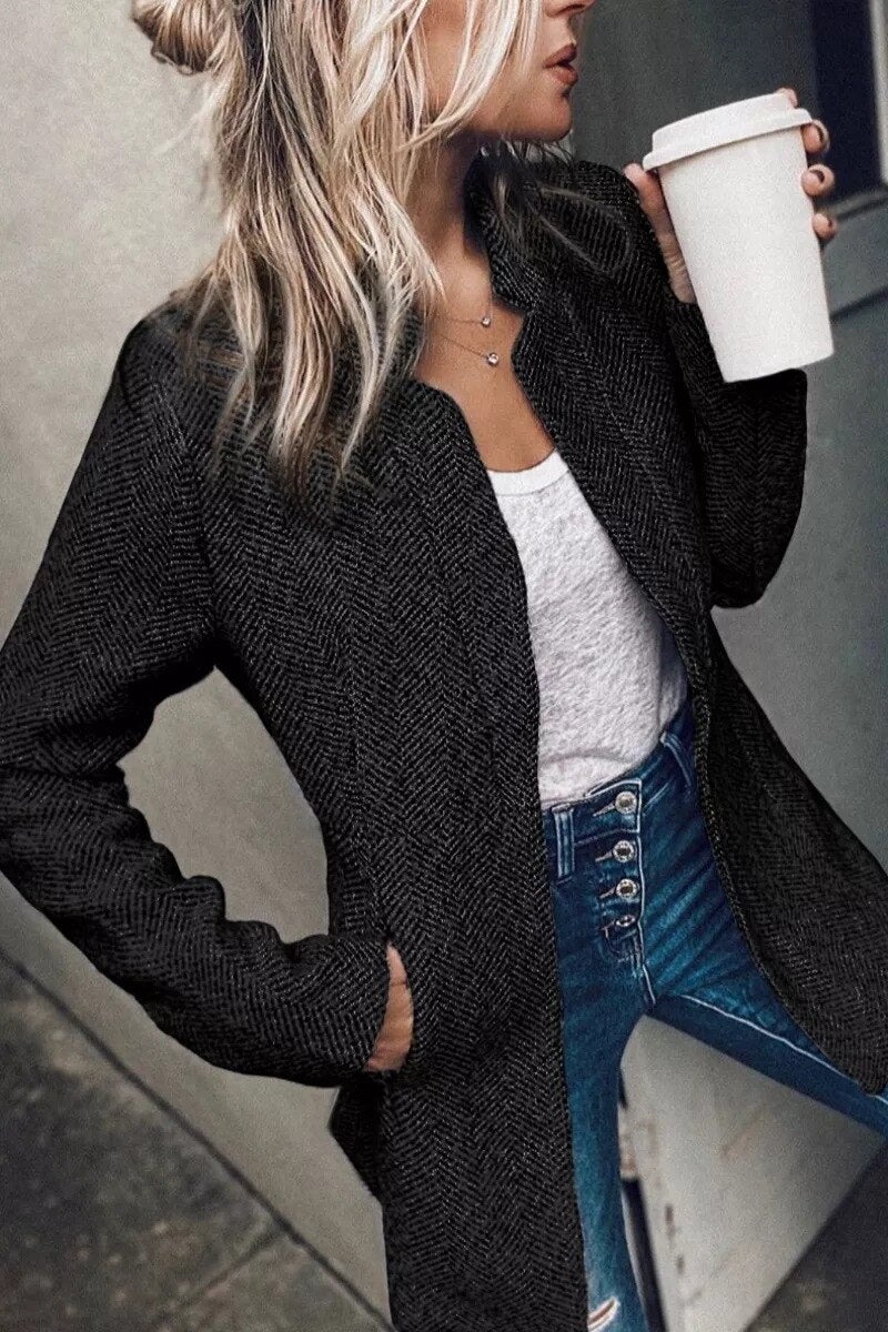 Roswina damesjas – stijlvolle en warme jas voor elegante winterlooks, zachte stof en comfortabele pasvorm, perfect voor dagelijks gebruik en speciale gelegenheden.
