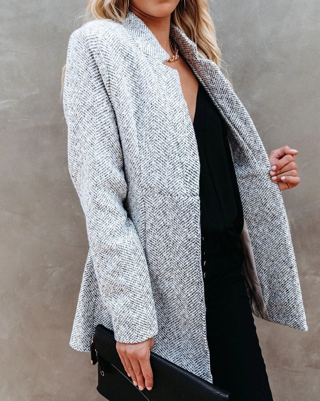 Roswina damesjas – stijlvolle en warme jas voor elegante winterlooks, zachte stof en comfortabele pasvorm, perfect voor dagelijks gebruik en speciale gelegenheden.