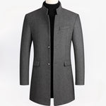 Christian – Stijlvolle Overjas Regular Fit voor Heren – Elegante en tijdloze overjas in regular fit, perfect voor elke gelegenheid. Gemaakt van hoogwaardige stoffen voor een klassieke uitstraling en optimaal comfort tijdens koudere dagen. Ideaal voor zowel casual als formele looks.