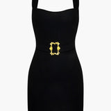 Mini Jurk met Gespdetail en Brede Schouderbanden