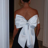 Off-Shoulder Mini Jurk met Strikdetail