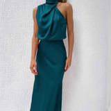 Elegante Maxi Jurk met Hoge Hals en Gedrapeerd Design