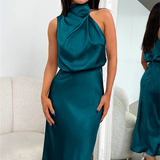 Elegante Maxi Jurk met Hoge Hals en Gedrapeerd Design