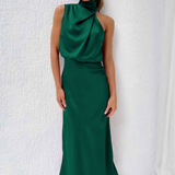 Elegante Maxi Jurk met Hoge Hals en Gedrapeerd Design