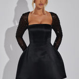 Mini Jurk met Strassmouwen en Open Rug