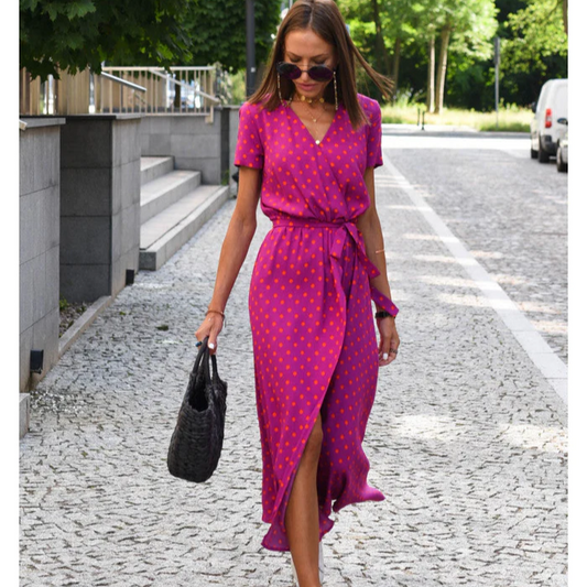 Roze zomerse jurk met V-hals en print voor dames – Luchtige en comfortabele pasvorm met een frisse, kleurrijke print voor warme zomerdagen.